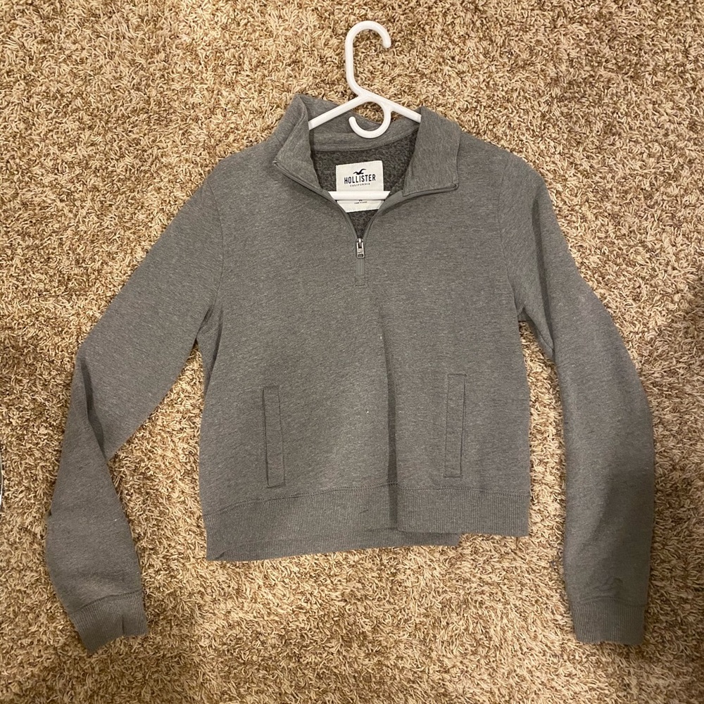 grey crop top quarter zip up hollister